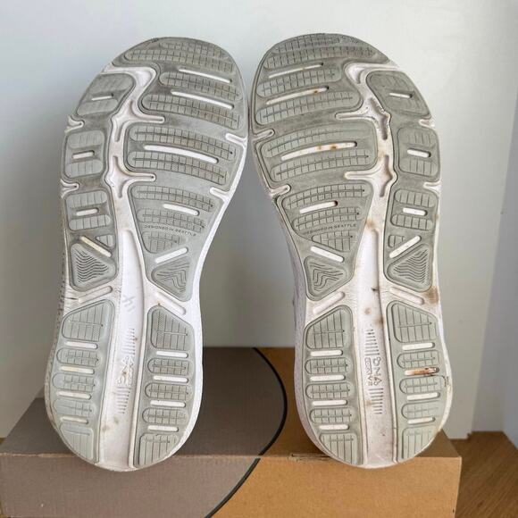 Brooks Ghost Max White Men Running Sneakers - SZ 10.5 main image 15